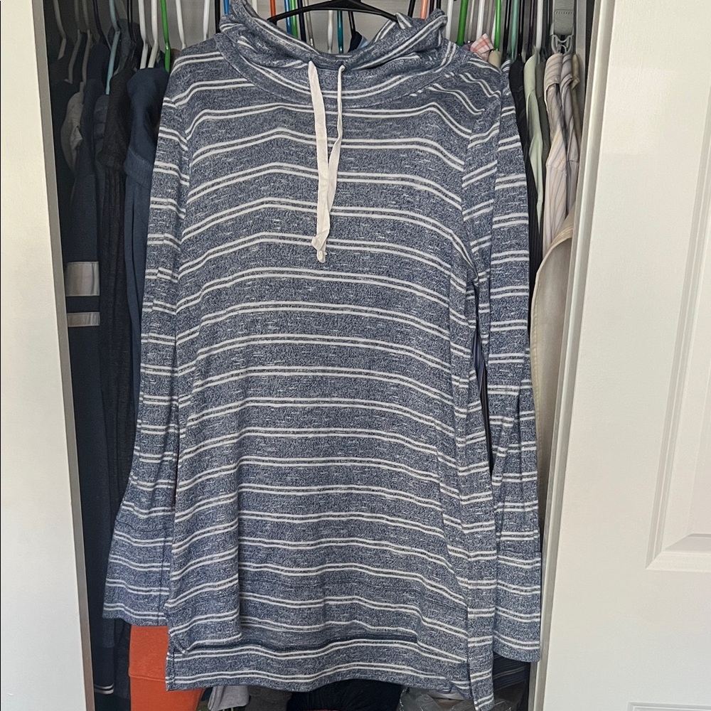 Olive + Oak Women’s Striped Blue and White Mock Turtleneck Sweater Size Large